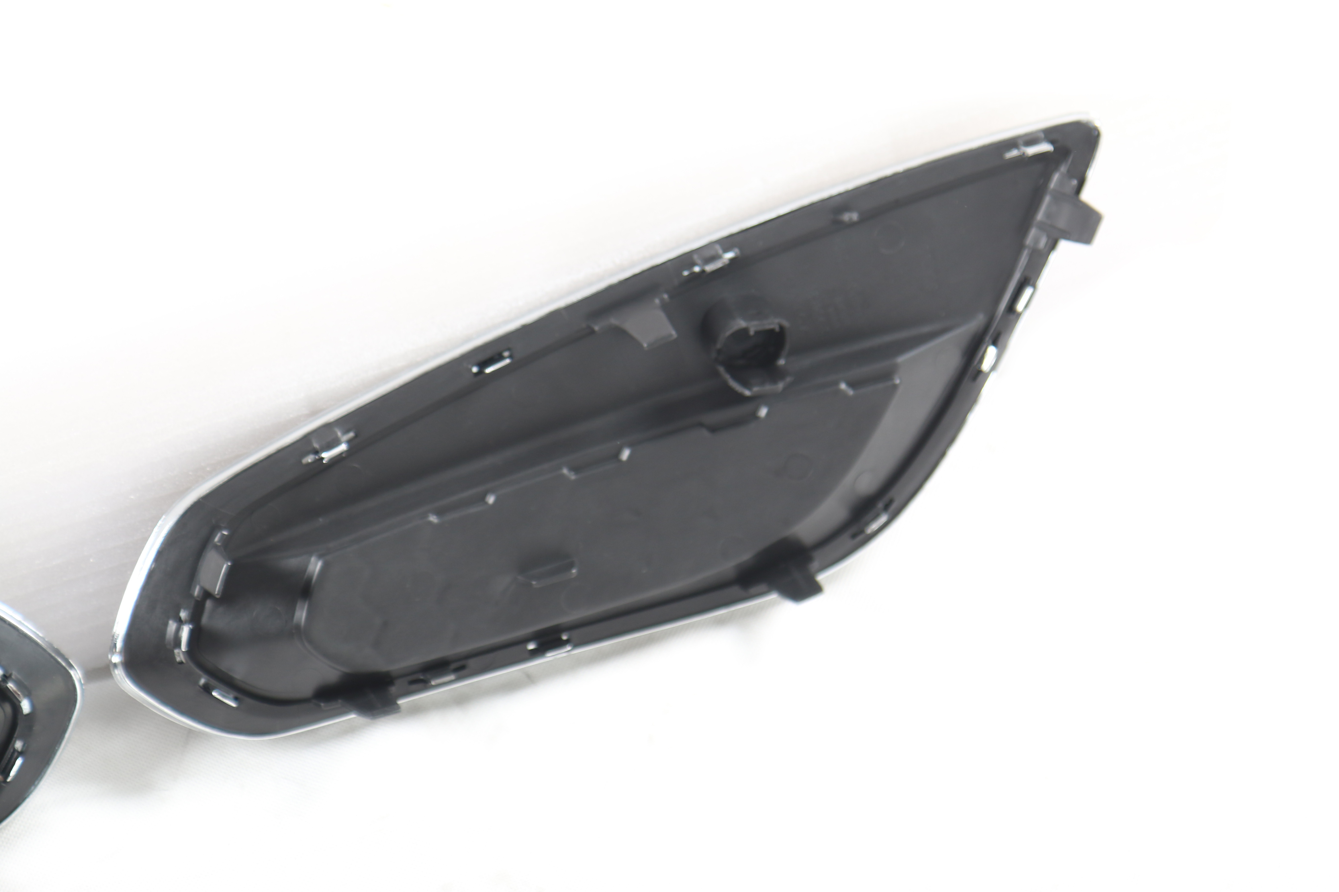 Auto Parts Fog Light Plate Frame Without Holes L/R 31323411 31323412 Fit For Volvo V60/S60 2011-2013