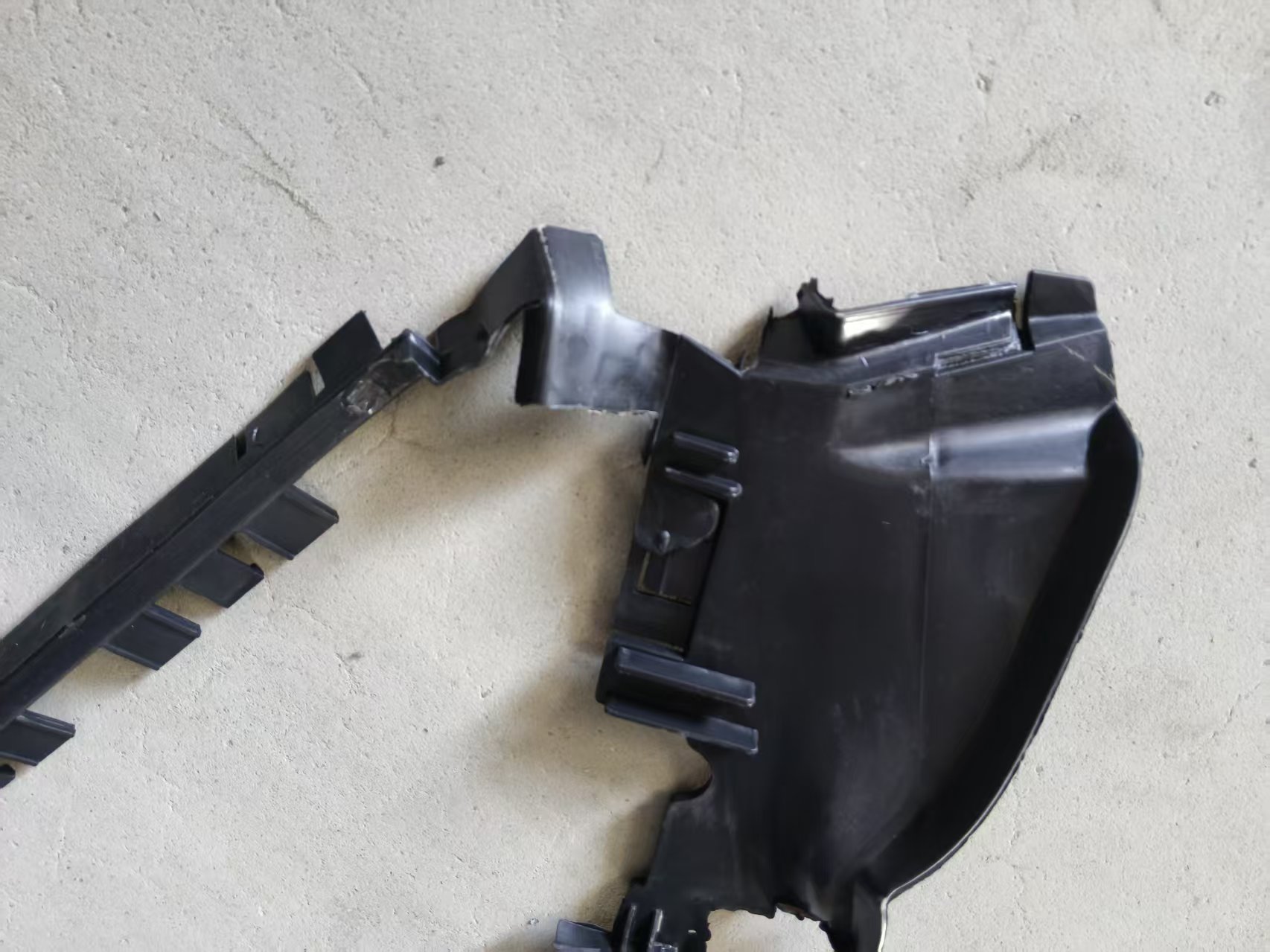 Fit for C W204 wind deflector for water tank