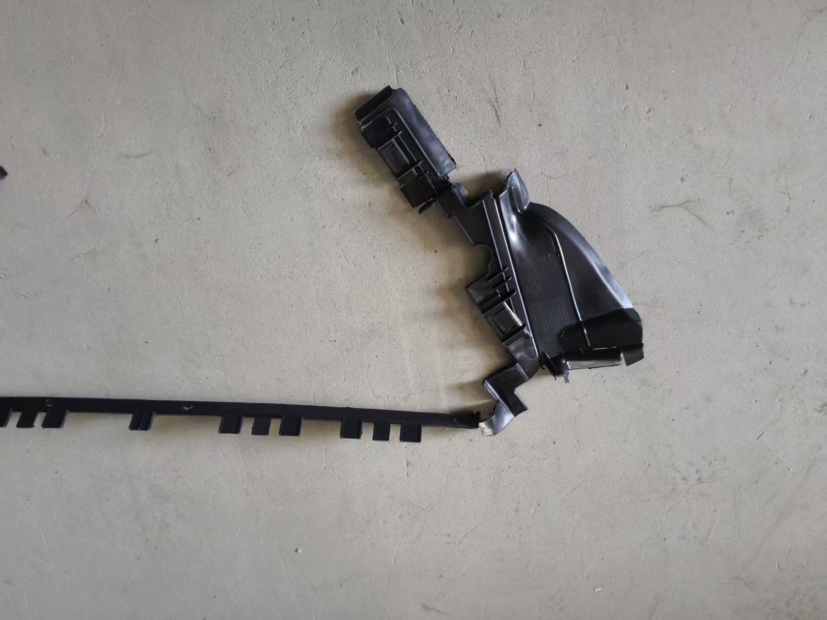 Fit for C W204 wind deflector for water tank