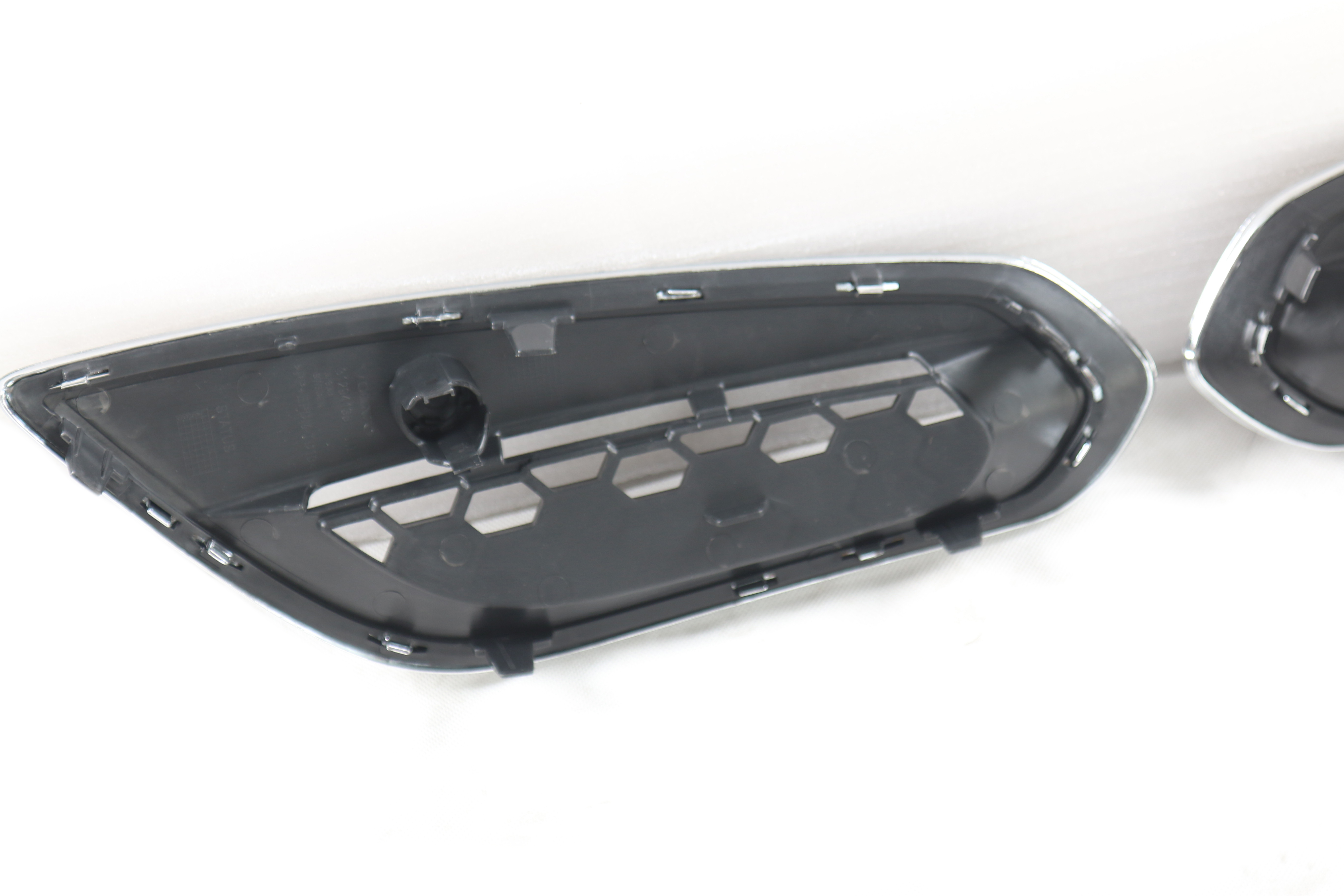 Auto Parts Fog Light Plate Frame Without Holes L/R 31323411 31323412 Fit For Volvo V60/S60 2011-2013